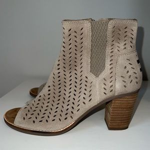 TOMS Majorca Suede Leather Peep Toe Heeled Ankle Booties | Size 8